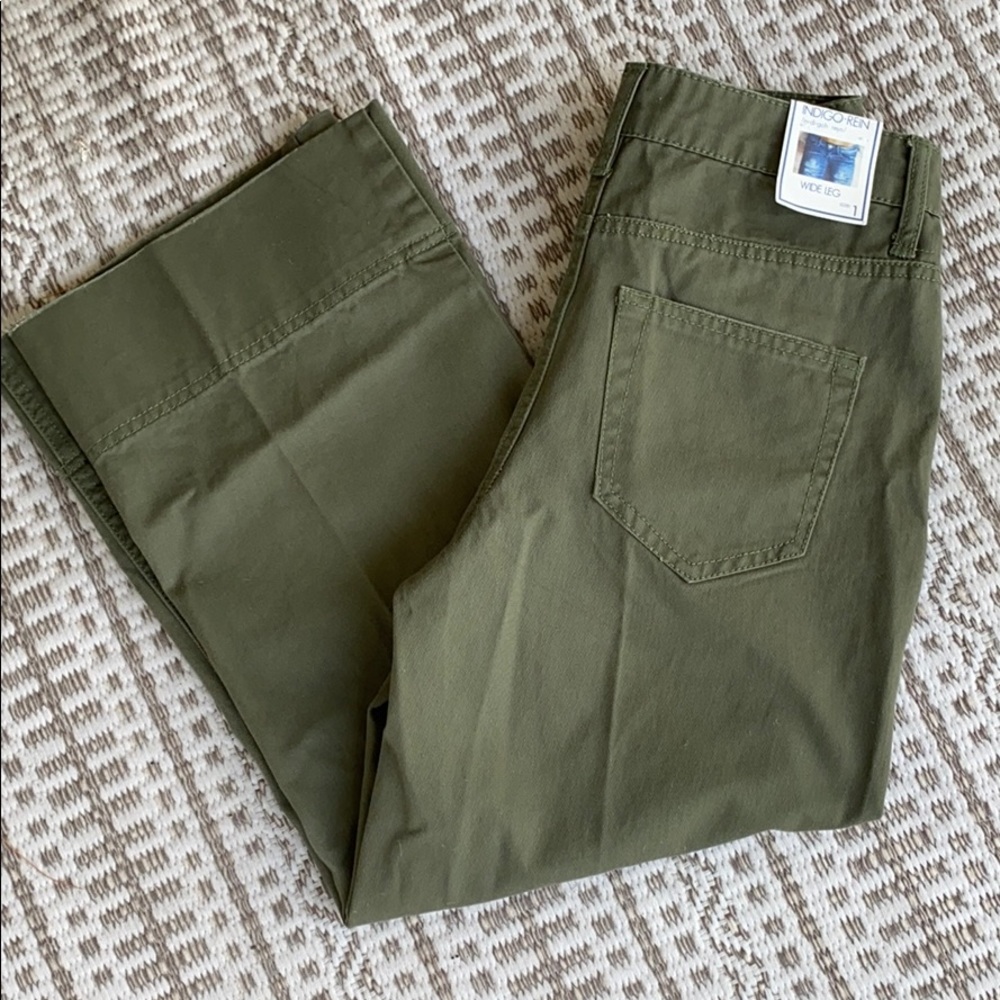 🌵 Indigo Rein Army Green Wide Leg Crop Pant